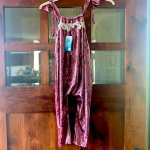 Girls pink velvet jumper with lace